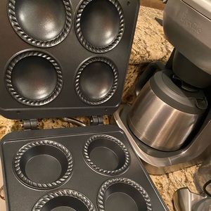 Breville personal pie maker.